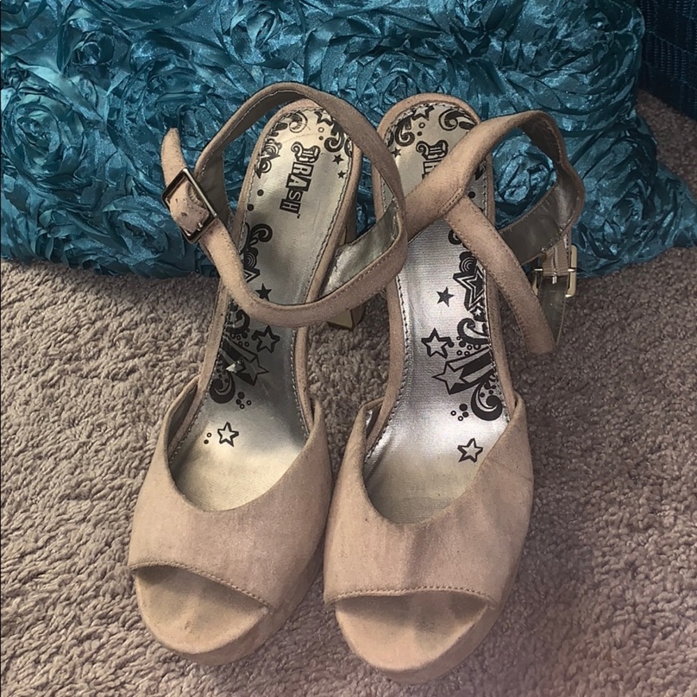 Nude platform
